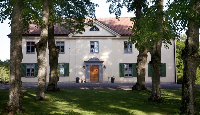 Biskops Arnö in Balsta