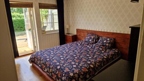 Blå rummet - Rum i familjärt boende - Sängkläder, handdukar & egen toa
