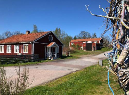 Blankaholm 1 nära marinan in Hjorted