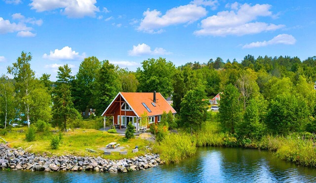 Blankavik House – A Seaside Vacation Home with a Boat in Småland in Blankaholm