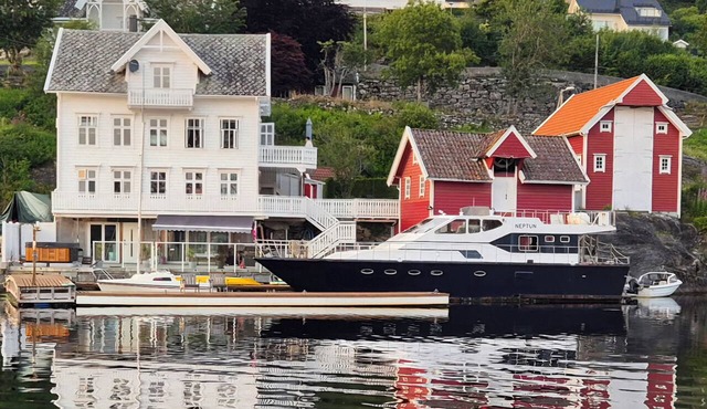 Boat Included Waterfront Villa Bergen