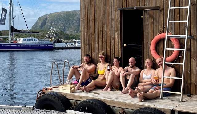 Boathouse Apartment With sea View, Floating Sauna and Floating Garden With bbq