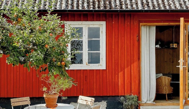 Bright oasis in a former bakery by sea and nature