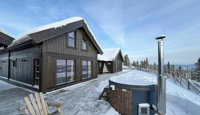 Cabin by trail with panoramic views in Bagn in Innlandet
