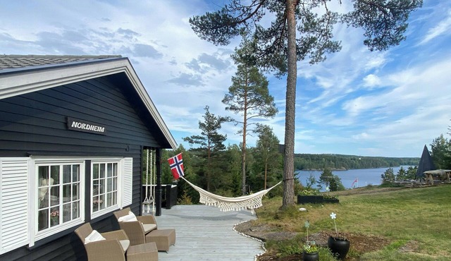 Cabin with annex and view over Øymarksjøen