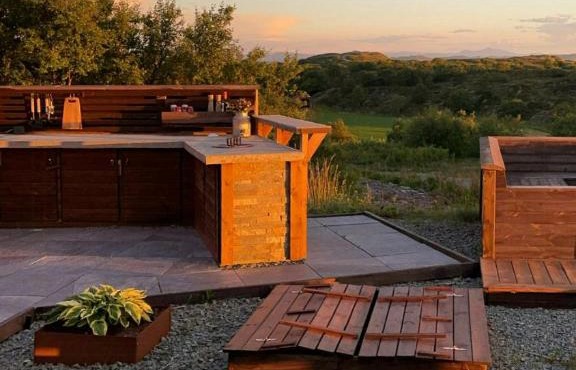 Cabin with direct access to the sea at Krakvag in Uthaug