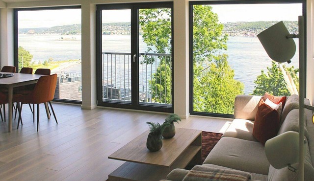 Cabin with stunning views of Drøbaksundet in Sætre