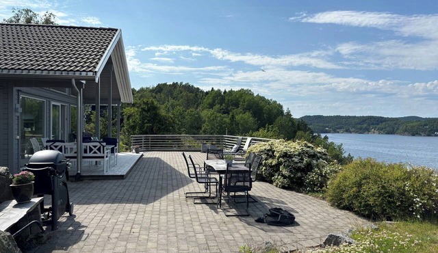 Cabin with views over the Sannesfjord in Risør