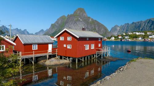 CaspAra authentic Rorbu best view in Reine Lofoten