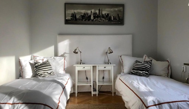 Central Stockholm 2 bedroom & FREE AIRPORT PICK UP