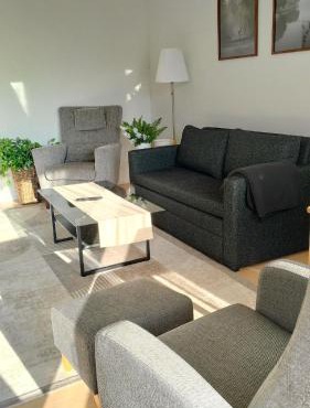 Centrally-located apartment next to shopping center & Metro