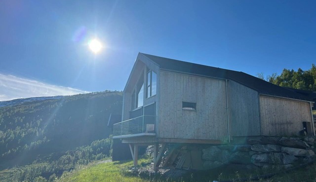 Chalet Vidsyn Hodlekve: Panoramic views, playful modern style, movie theater & foosball