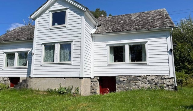 Charming and idyllic Westland house