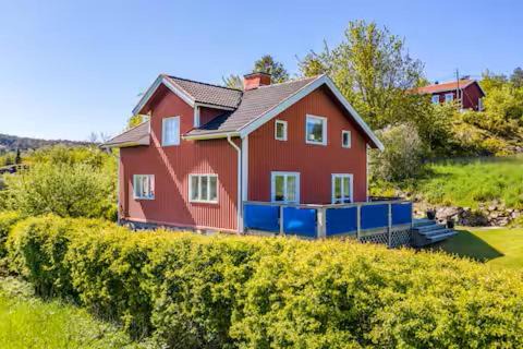 Charming and lovely house on beautiful Nösund year-round