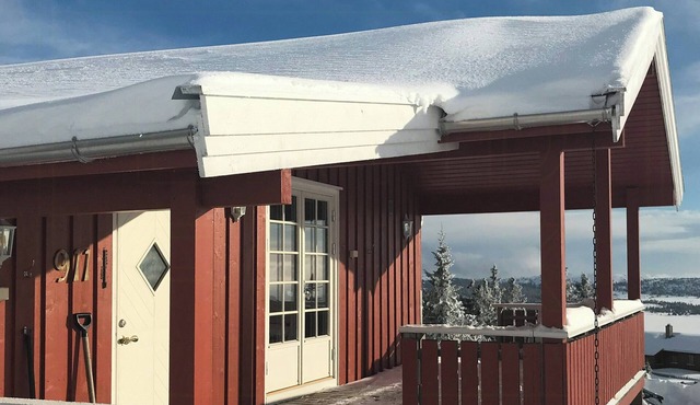 Charming cabin with fantastic view in Sjusjøen