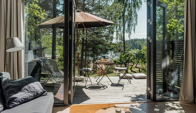 Charming cabin with sea view near Stockholm