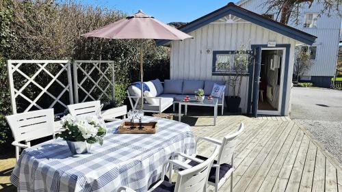 Charming cottage by the sea in Ellos SE09184