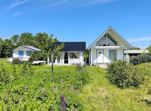 Charming Garden Cottage in Levide