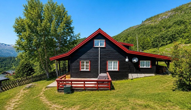 Charming mountain retreat in Sudndalen