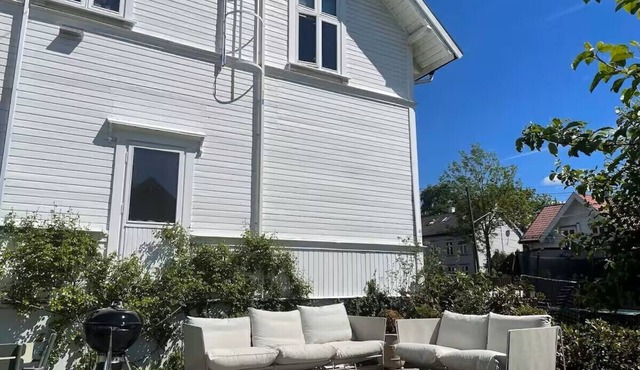 Charming villa close to the center of Oslo with large garden, terrace & balcony