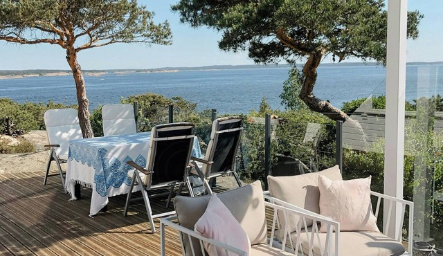 Coastal cabin with panoramic views in Fredrikstad in Gresvik