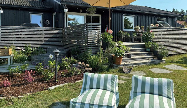 Colourful home with lush garden on Jeløy in Østfold