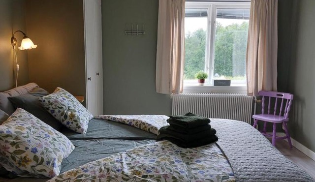 Comfortable riverside apartment for peaceful getaways in Voxnabruk