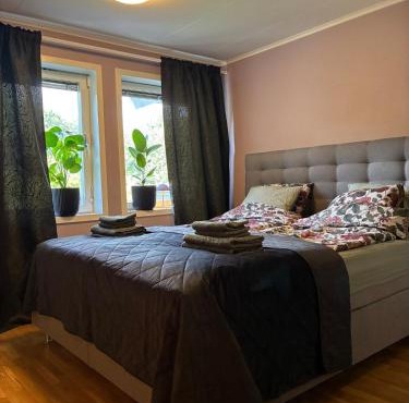 Comfortable stay near Gothenburg with private sauna and coast nearby