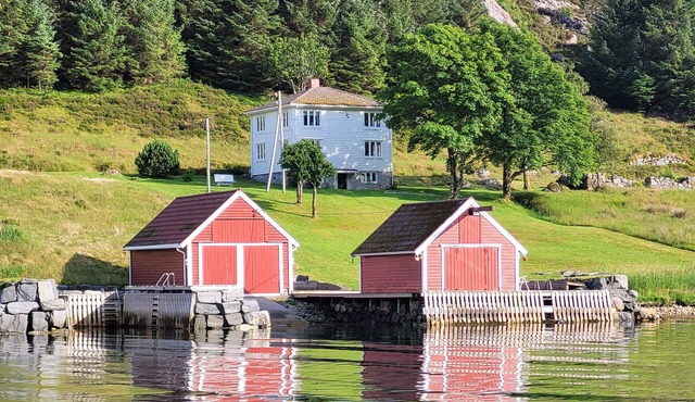 Coolcation in Idyllic country home. Beautiful Berle. Fish, boat, swim, hike, Pir