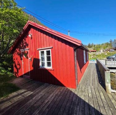 Cottage from 1850 in Ballstad