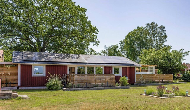 Cottage with hot tub and large terrace
