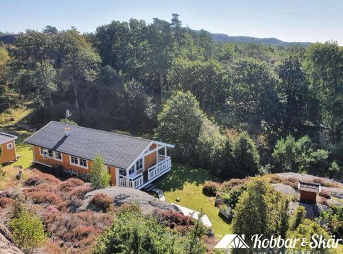 Cottage with Natural Plot and Sauna on Mjörn SE09134