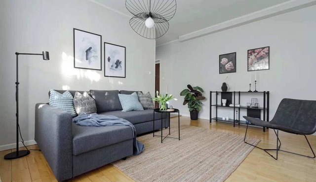 Cozy 1BR Apartment with Balcony and Fast Wi-Fi in Stockholm