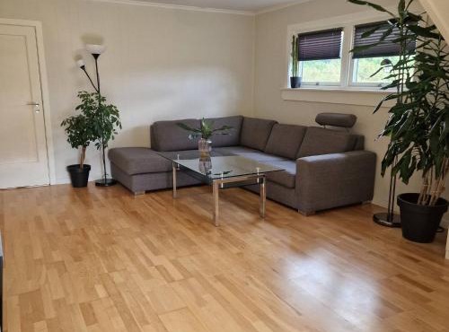 Cozy 2-Bedroom House Rental in Scenic Bjrnafjorden