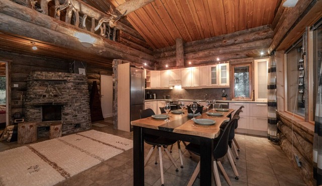 Cozy 4BR Cabin Next To Ski Slopes | Villa Mörri