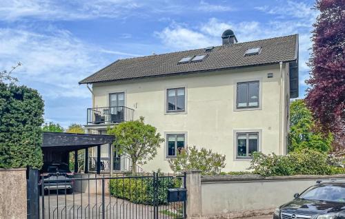 Cozy Apartment In Varberg With Wifi