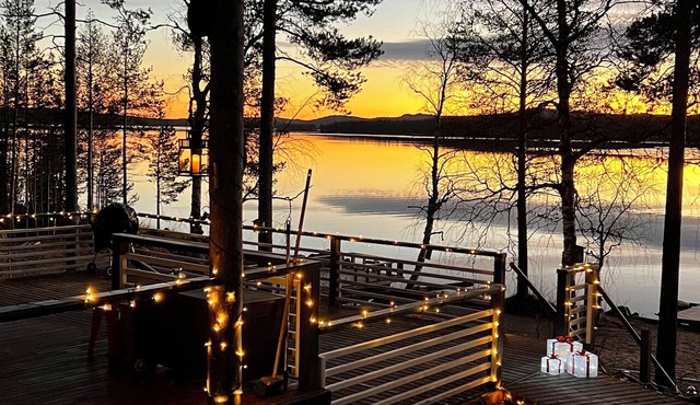 Cozy Arctic Lakeside Cottage with Private Sauna in pello