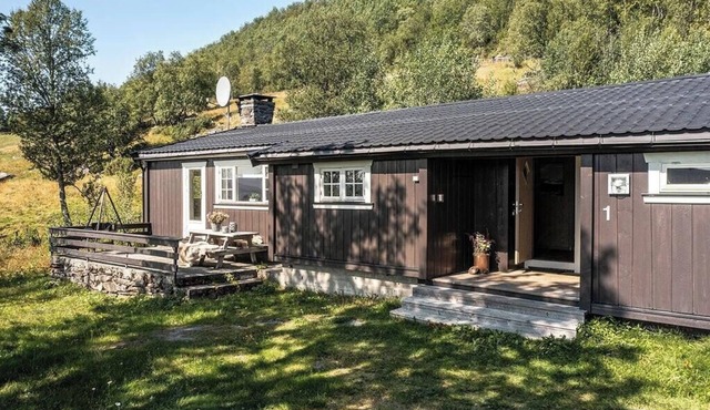 Cozy cabin in birch forest near Hemsedal