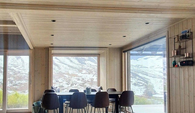 Cozy family cabin in uniquely situated hiking area