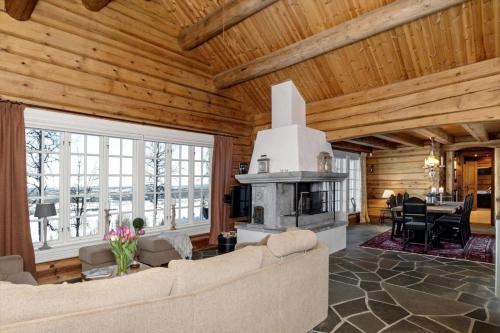 Cozy family cabin with stunning location on Golsfjellet in Kamben