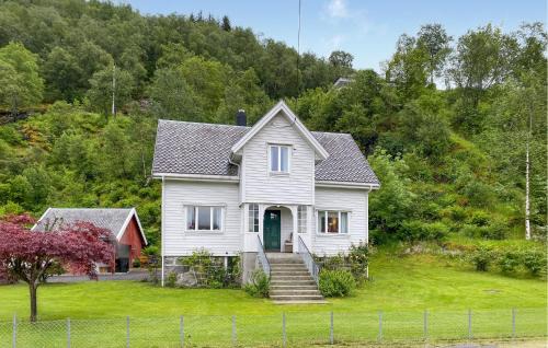 Cozy Home In Åheim With House A Panoramic View