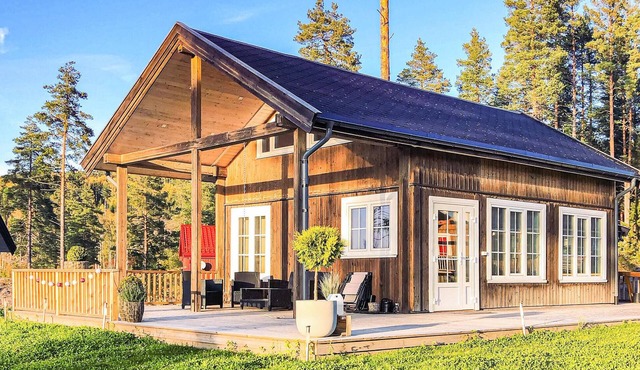 Cozy home in Brøttum with kitchen