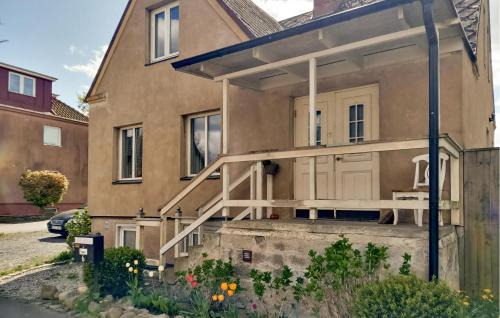 Cozy Home In Hammenhög With Wifi