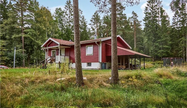 Cozy Home In Henån With Sauna in Henan