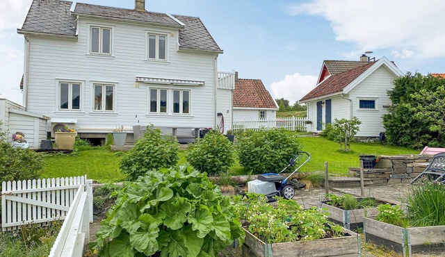 Cozy home in Jelsa with house sea view