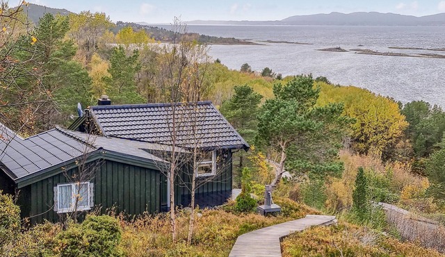 Cozy home in Kjørsvikbugen with WiFi