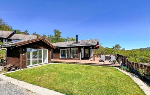 Cozy Home In Lyngdal With Wifi