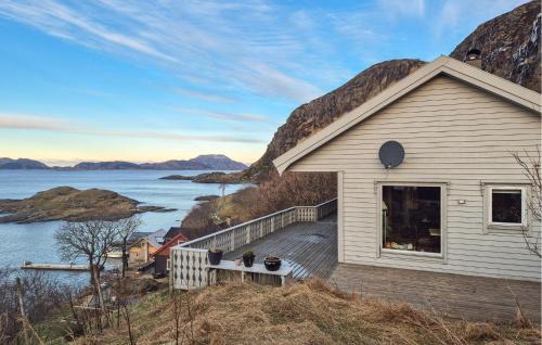 Cozy Home In Tansøy With House A Panoramic View
