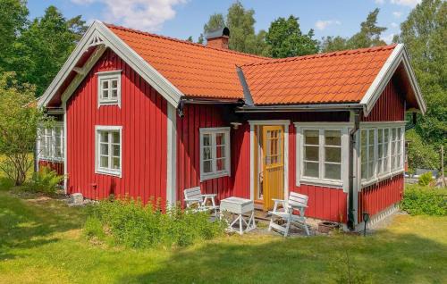 Cozy Home In Tostared With Sauna
