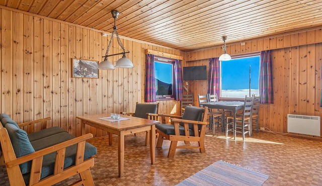 Cozy home in Vøringsfoss with sauna